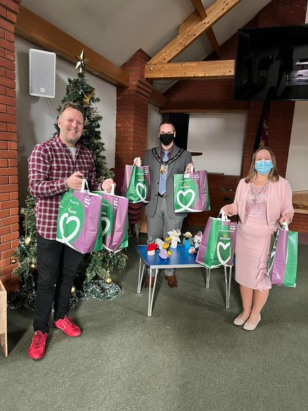 Christmas Day morning, the Mayor and Mayoress of Louth, visited the Louth Salvation Army delivering meals